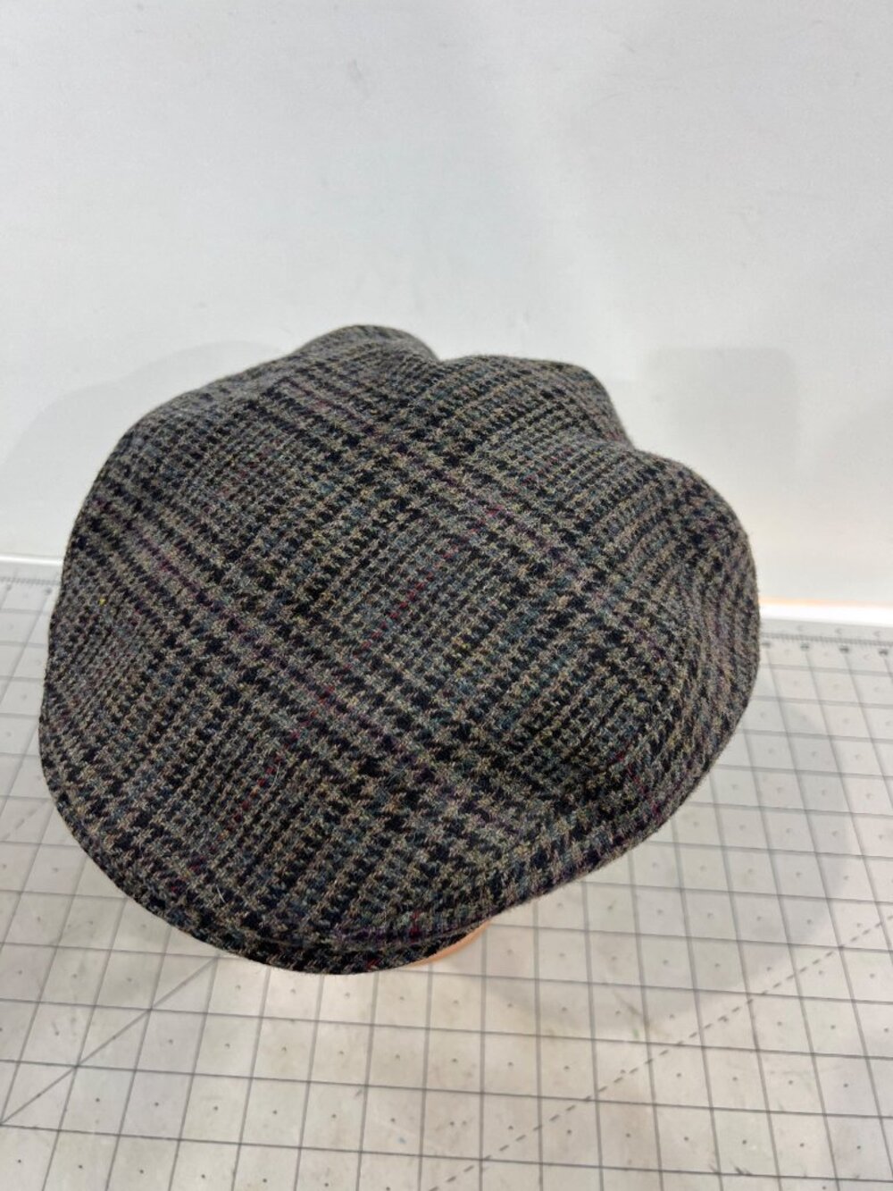 Pendleton Men’s Wool Tweed Newsboy Flat Cap Large Gray/Purple Plaid Vintage - Picture 2 of 6
